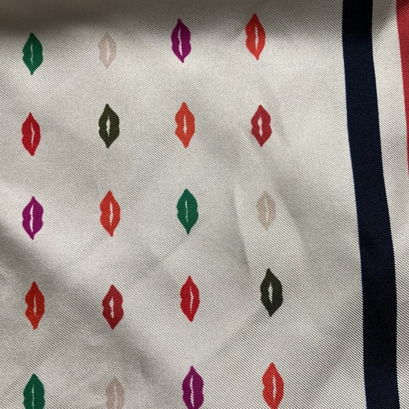 J Crew Lips - Picture 3 of 7